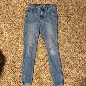 OLD NAVY ROCKSTAR SUPER SKINNY JEANS